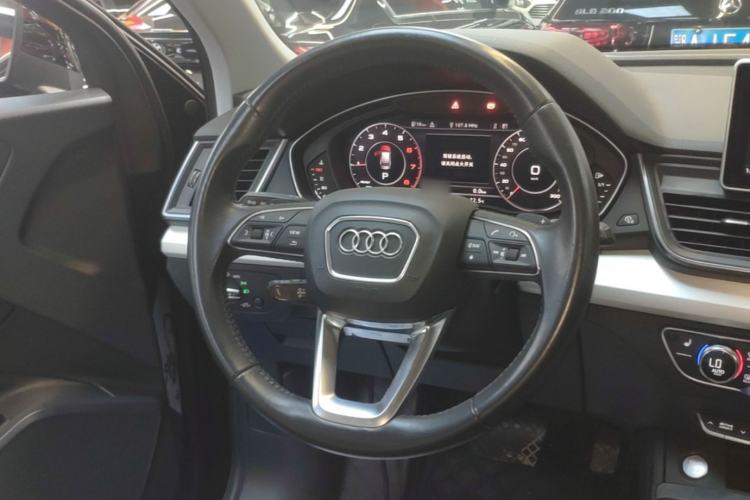 Used Audi Q5L 2018 40 TFSI Prestige Fashion Edition China VI Steering Wheel