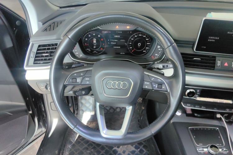 Used Audi Q5L 2018 40 TFSI Prestige Fashion Edition China VI Steering Wheel