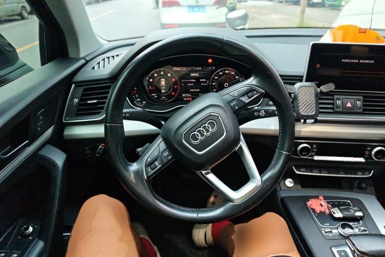 Used Audi Q5L 2018 40 TFSI Prestige Fashion Edition China V Steering Wheel
