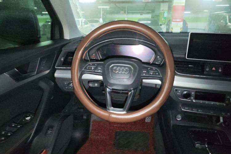 Used Audi Q5L 2018 40 TFSI Prestige Fashion Edition China V Steering Wheel