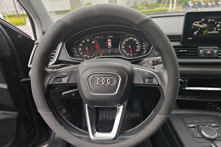 Used Audi Q5L 2018 40 TFSI Prestige Edition China VI Emission Standard Steering Wheel