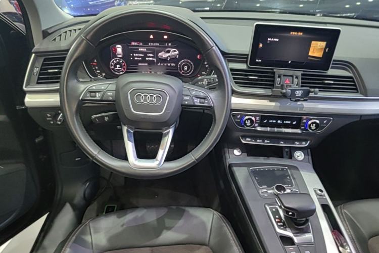 Used Audi Q5L 2018 40 TFSI Prestige Fashion Edition China VI Steering Wheel