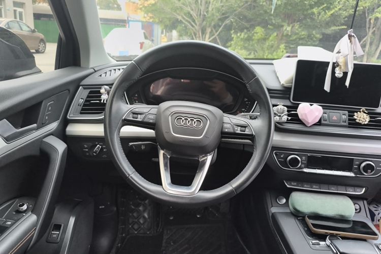 Used Audi Q5L 2018 40 TFSI Prestige Fashion Edition China VI Steering Wheel