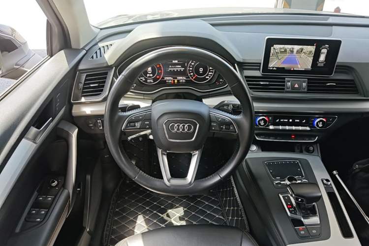 Used Audi Q5L 2018 40 TFSI Prestige Fashion Edition China VI Steering Wheel