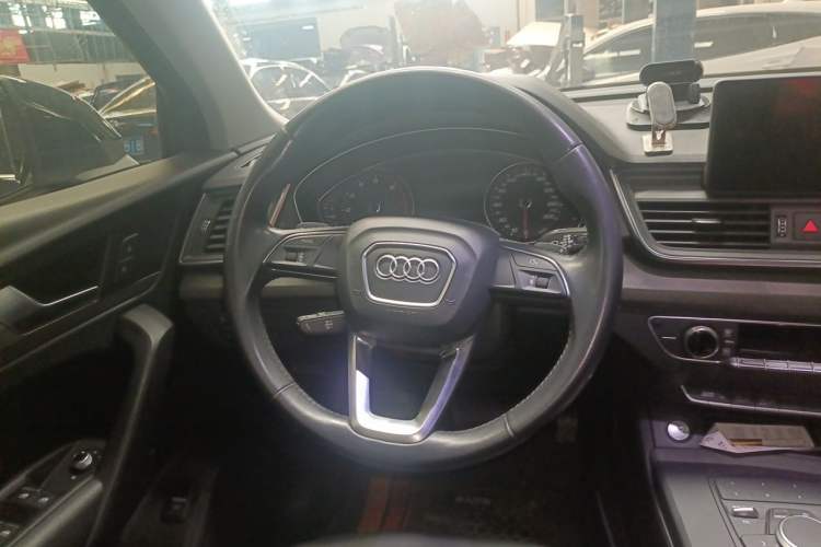 Used Audi Q5L 2018 40 TFSI Prestige Edition China VI Emission Standard Steering Wheel
