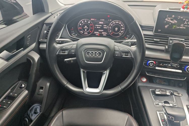 Used Audi Q5L 2018 40 TFSI Prestige Fashion Edition China VI Steering Wheel