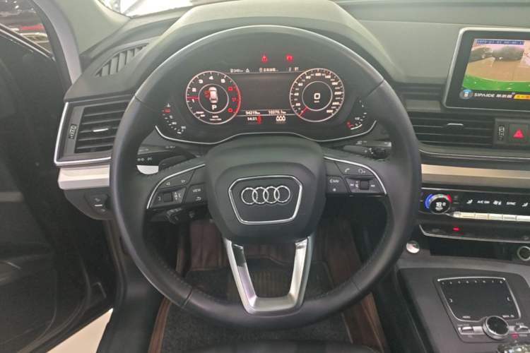 Used Audi Q5L 2018 40 TFSI Prestige Fashion Edition China VI Steering Wheel