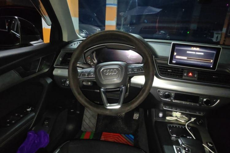 Used Audi Q5L 2018 40 TFSI Prestige Fashion Edition China VI Steering Wheel