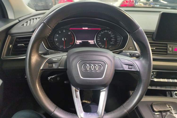 Used Audi Q5L 2018 40 TFSI Prestige Edition China V Steering Wheel