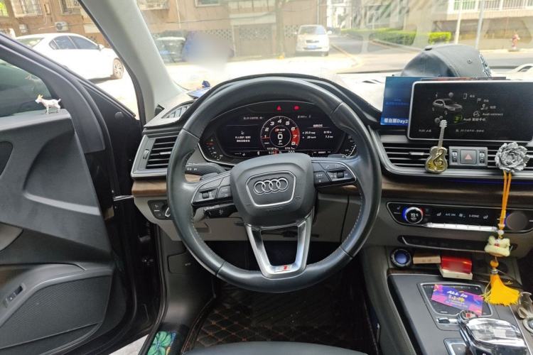 Used Audi Q5L 2018 40 TFSI Prestige Fashion Edition China V Steering Wheel