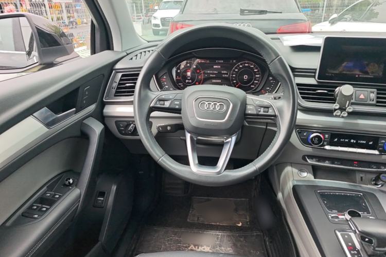 Used Audi Q5L 2018 40 TFSI Prestige Fashion Edition China VI Steering Wheel