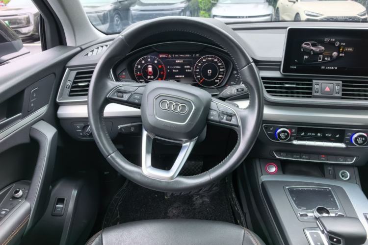 Used Audi Q5L 2018 40 TFSI Prestige Fashion Edition China VI Steering Wheel