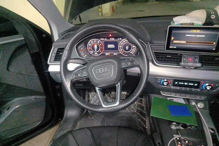 Used Audi Q5L 2018 40 TFSI Prestige Fashion Edition China V Steering Wheel