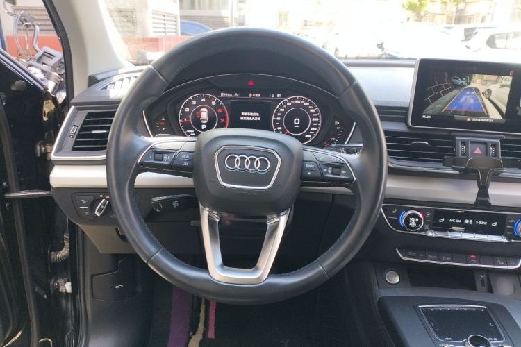 Used Audi Q5L 2018 40 TFSI Prestige Fashion Edition China V Steering Wheel