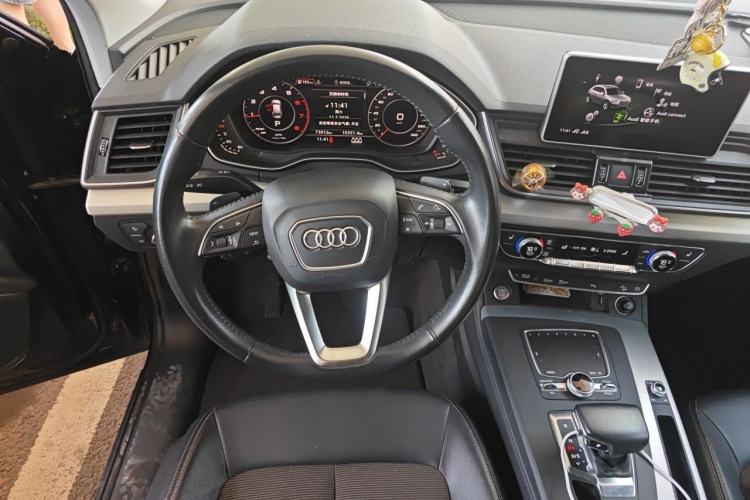 Used Audi Q5L 2018 40 TFSI Prestige Fashion Edition China VI Steering Wheel