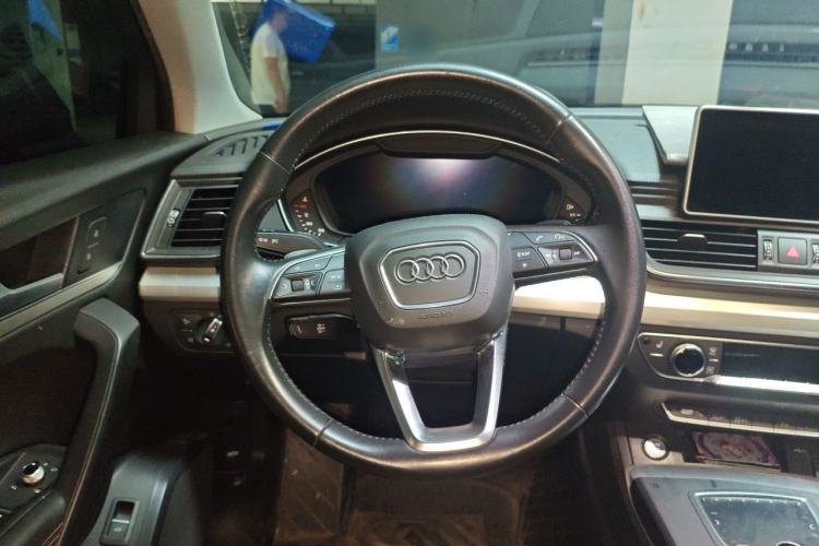 Used Audi Q5L 2018 40 TFSI Prestige Fashion Edition China V Steering Wheel
