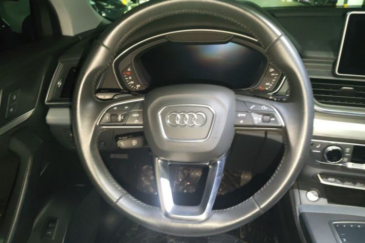 Used Audi Q5L 2018 40 TFSI Prestige Fashion Edition China VI Steering Wheel