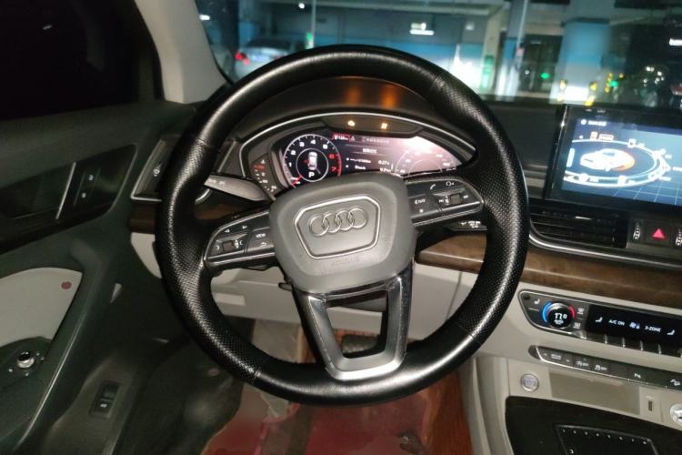 Used Audi Q5L 2018 40 TFSI Prestige Fashion Edition China V Steering Wheel