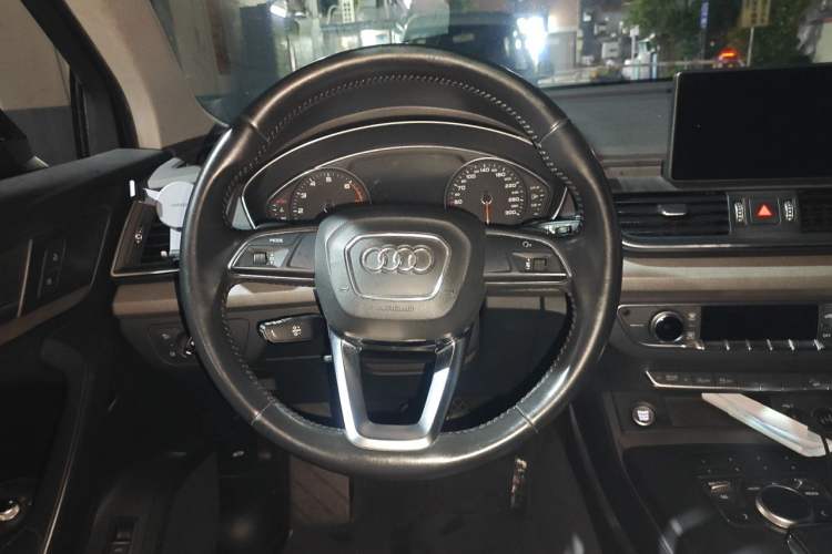 Used Audi Q5L 2018 40 TFSI Prestige Edition China V Steering Wheel