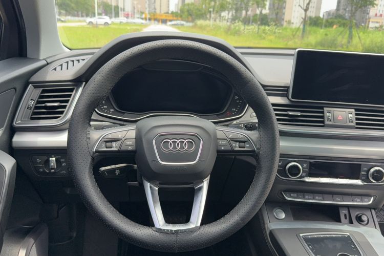 Used Audi Q5L 2018 40 TFSI Prestige Fashion Edition China V Steering Wheel