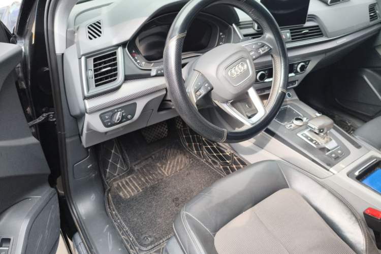 Used Audi Q5L 2018 45 TFSI Prestige Fashion Edition China VI Emission Standard Steering Wheel