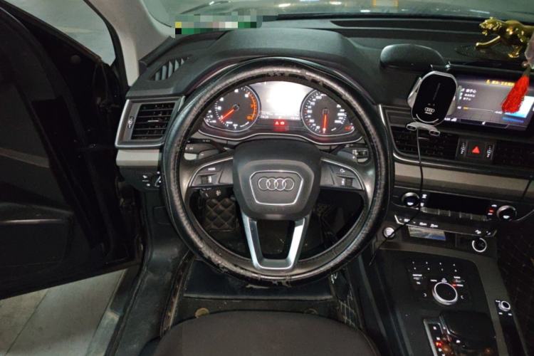 Used Audi Q5L 2018 40 TFSI Prestige Edition China V Steering Wheel