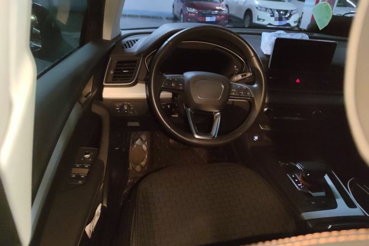 Used Audi Q5L 2018 40 TFSI Prestige Fashion Edition China VI Steering Wheel