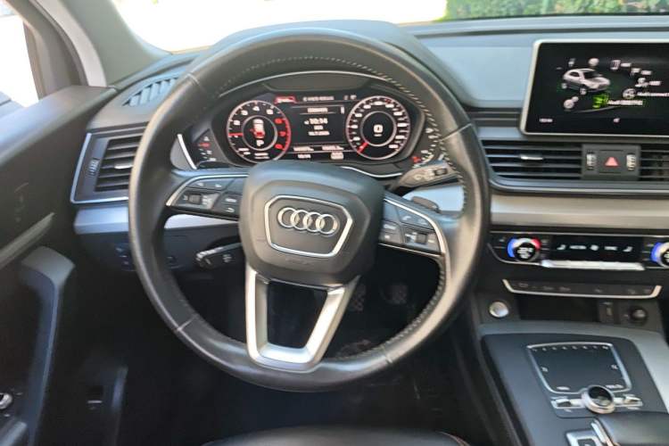 Used Audi Q5L 2018 40 TFSI Prestige Fashion Edition China VI Steering Wheel