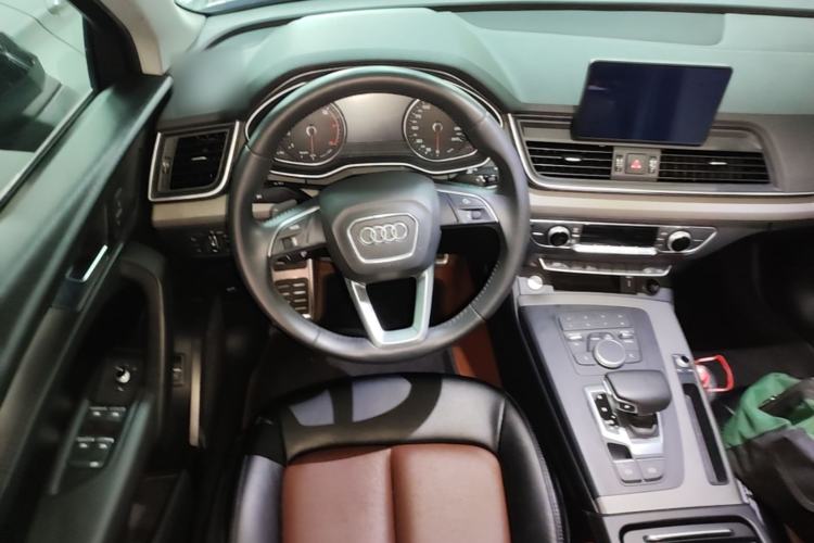 Used Audi Q5L 2018 40 TFSI Prestige Edition China V Steering Wheel
