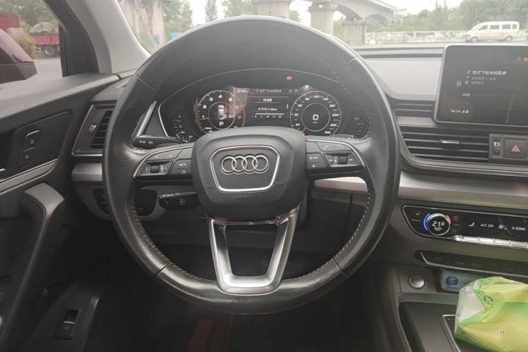 Used Audi Q5L 2018 40 TFSI Prestige Fashion Edition China VI Steering Wheel