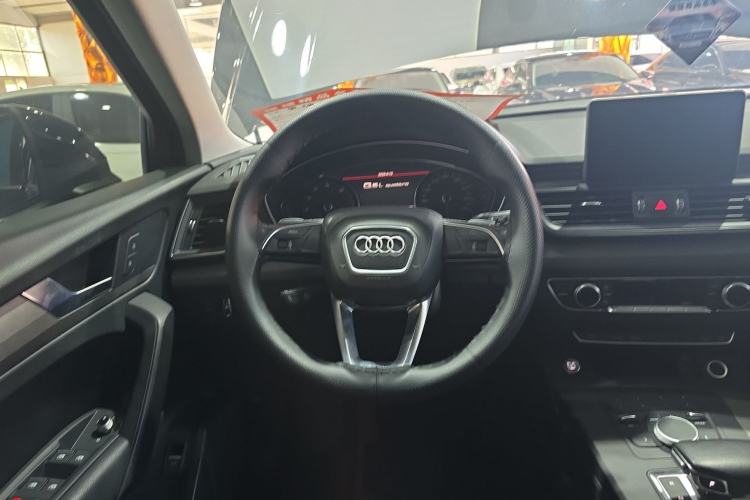 Used Audi Q5L 2018 40 TFSI Prestige Edition China VI Emission Standard Steering Wheel