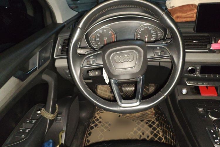 Used Audi Q5L 2018 40 TFSI Prestige Edition China V Steering Wheel