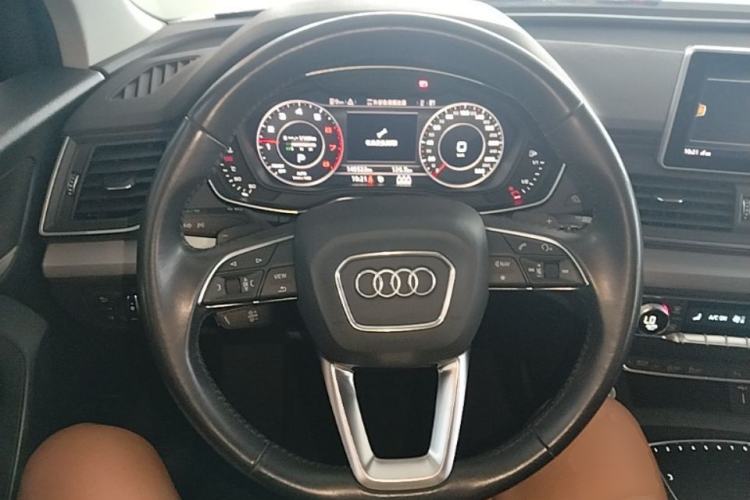 Used Audi Q5L 2018 40 TFSI Prestige Fashion Edition China VI Steering Wheel