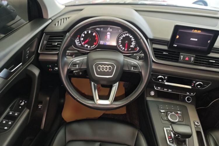Used Audi Q5L 2018 40 TFSI Prestige Edition China VI Emission Standard Steering Wheel