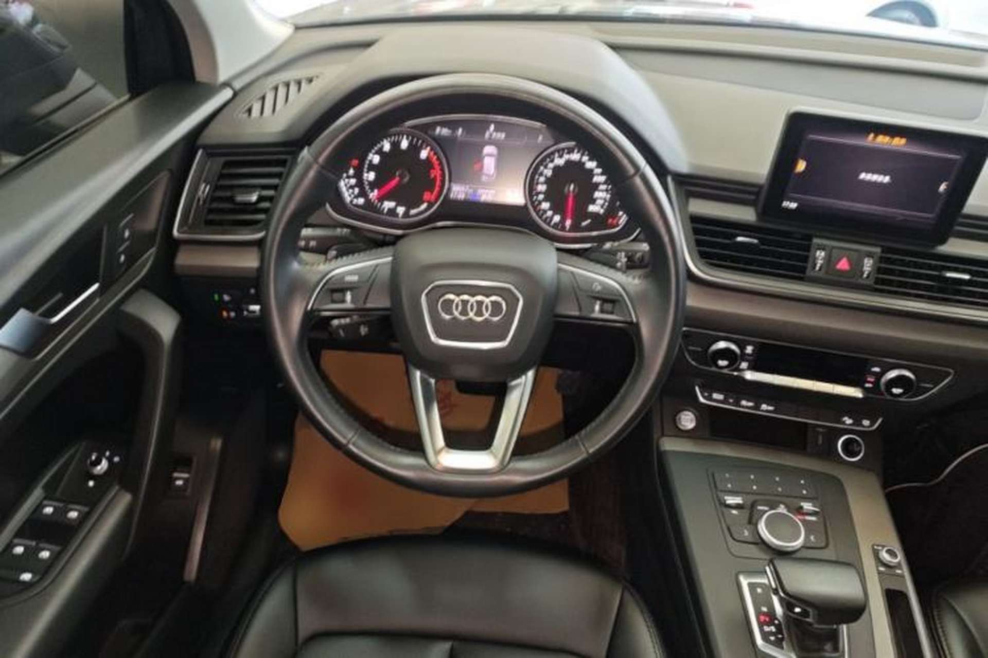 Used Audi Q5L 2018 40 TFSI Prestige Edition China VI Emission Standard Steering Wheel
