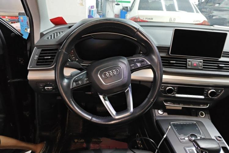 Used Audi Q5L 2018 40 TFSI Prestige Fashion Edition China V Steering Wheel