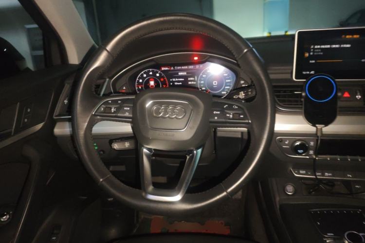 Used Audi Q5L 2018 40 TFSI Prestige Fashion Edition China VI Steering Wheel