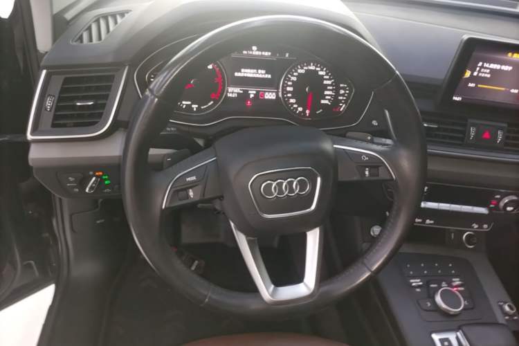 Used Audi Q5L 2018 40 TFSI Prestige Edition China V Steering Wheel
