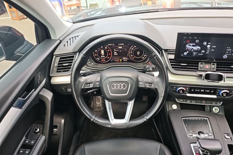 Used Audi Q5L 2018 40 TFSI Prestige Fashion Edition China V Steering Wheel
