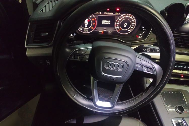Used Audi Q5L 2018 40 TFSI Prestige Fashion Edition China VI Steering Wheel