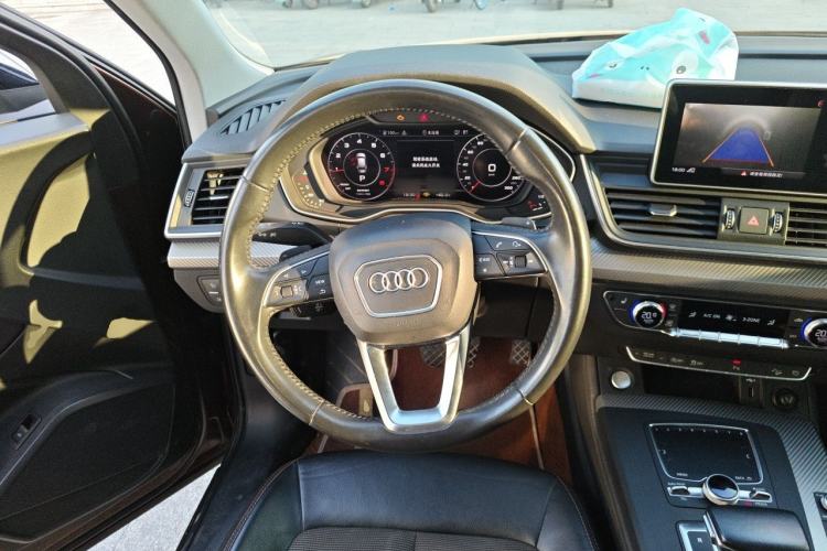 Used Audi Q5L 2018 45 TFSI Prestige Fashion Edition China V Emission Standard Steering Wheel