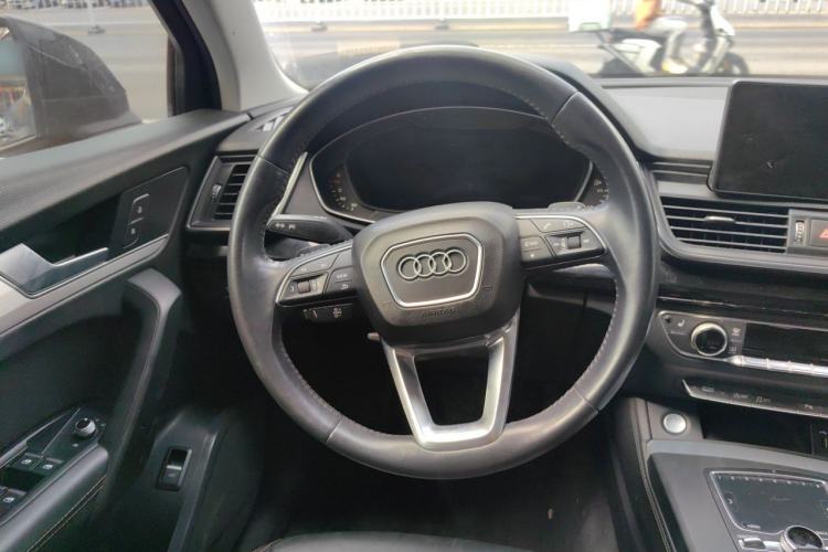 Used Audi Q5L 2018 40 TFSI Prestige Fashion Edition China VI Steering Wheel