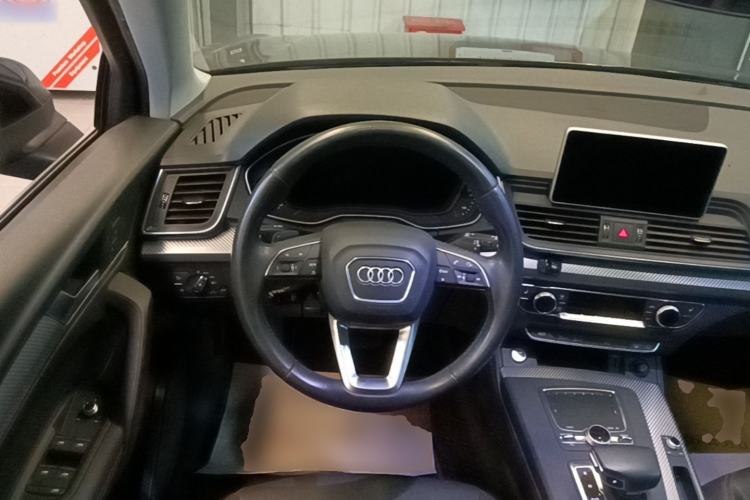 Used Audi Q5L 2018 45 TFSI Prestige Fashion Edition China V Emission Standard Steering Wheel