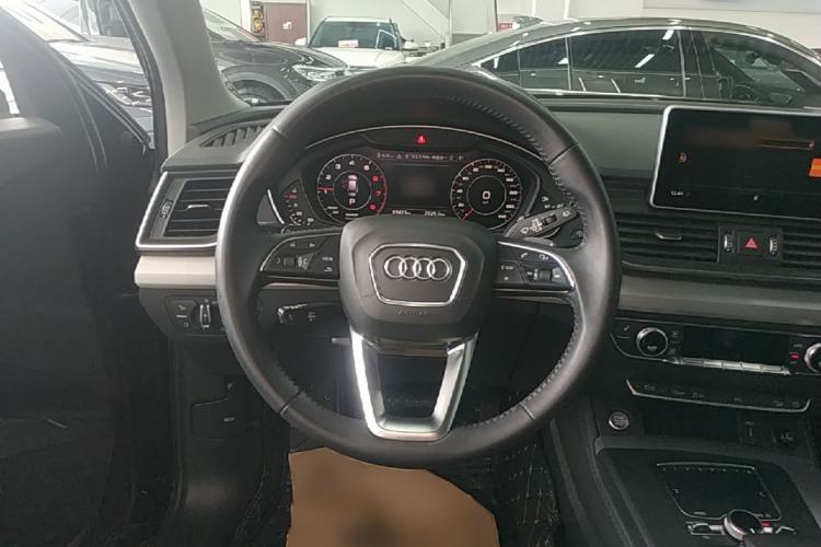 Used Audi Q5L 2018 40 TFSI Prestige Fashion Edition China VI Steering Wheel