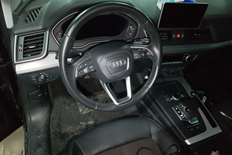 Used Audi Q5L 2018 40 TFSI Prestige Fashion Edition China VI Steering Wheel