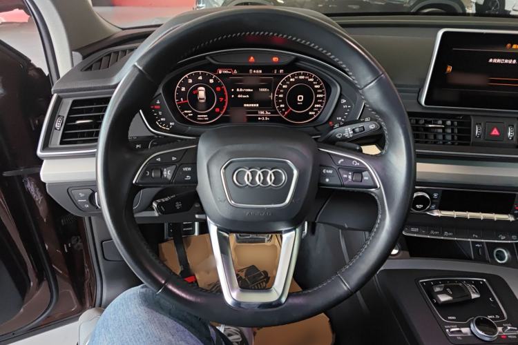 Used Audi Q5L 2018 40 TFSI Prestige Fashion Edition China V Steering Wheel
