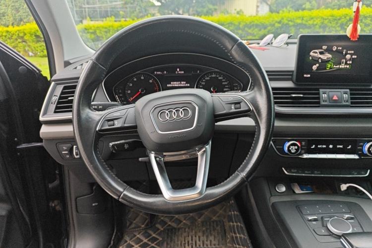 Used Audi Q5L 2018 40 TFSI Prestige Edition China VI Emission Standard Steering Wheel