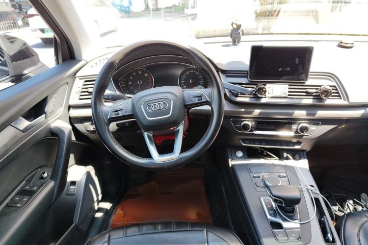 Used Audi Q5L 2018 40 TFSI Prestige Edition China VI Emission Standard Steering Wheel