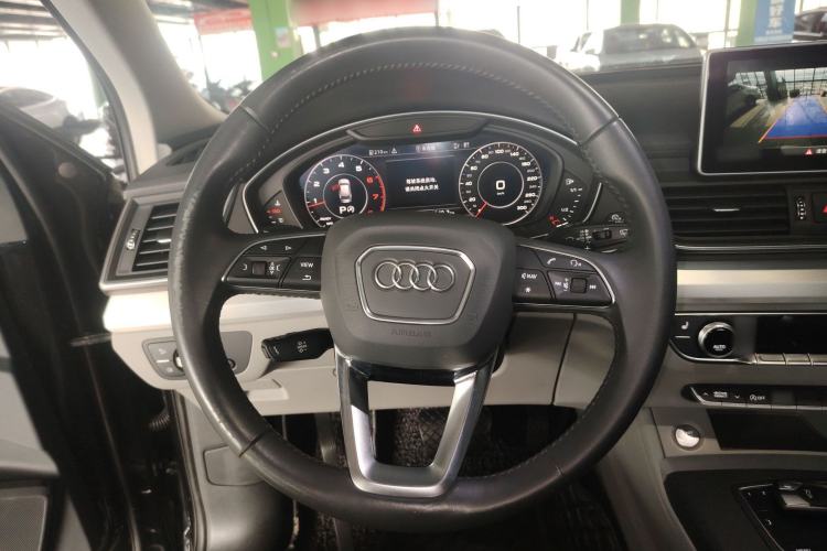 Used Audi Q5L 2018 40 TFSI Prestige Fashion Edition China VI Steering Wheel