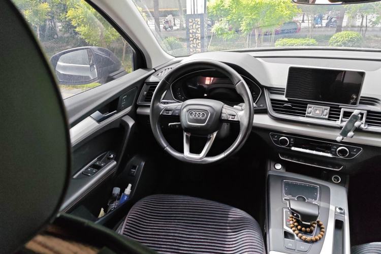Used Audi Q5L 2018 40 TFSI Prestige Fashion Edition China VI Steering Wheel